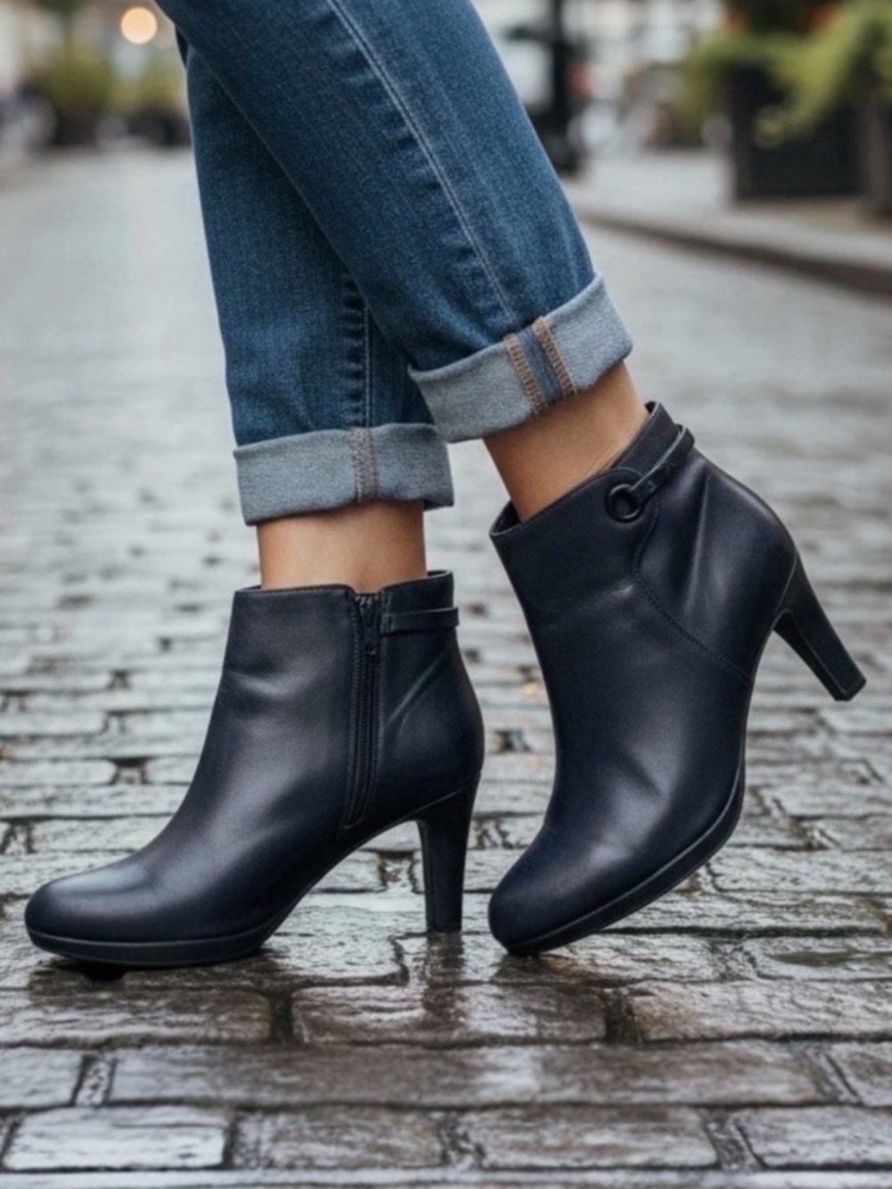 Clarks Adriel Mae Black Leather Booties 8.5 Heeled Ankle Boots NIB Comfort